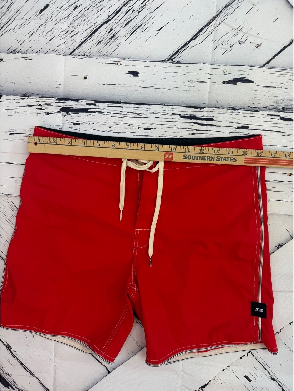 Retro Surf Vans Red Board Shorts Beachwear Swim Trunks Men’s Size 31 - Picture 2 of 6